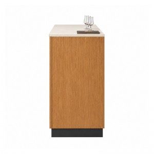 Branded counter with a glass bottle display (1)