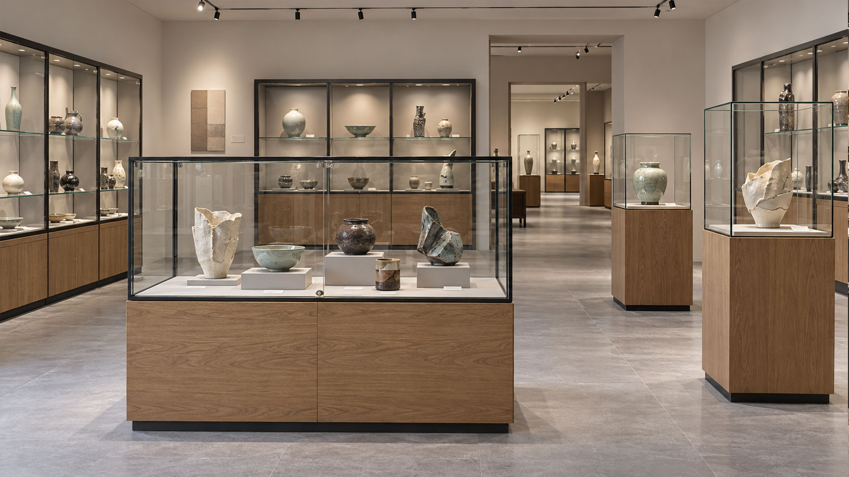 Ceramic-gallery-with-glass-display-cases