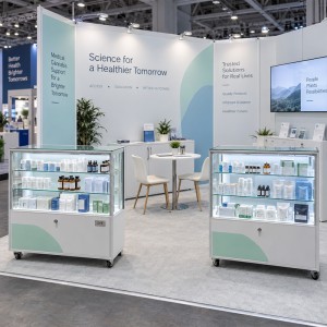 Dispensary display case applications across cannabis shop and retail storefront by OYE Showcases (1)