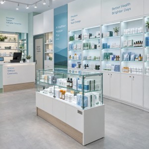 Dispensary display case applications across cannabis shop and retail storefront by OYE Showcases (3)