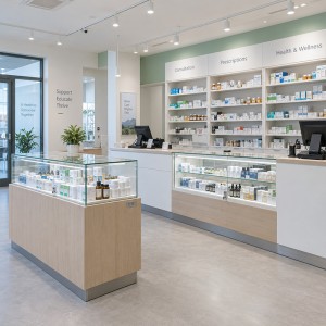 Dispensary display case applications across cannabis shop and retail storefront by OYE Showcases (4)