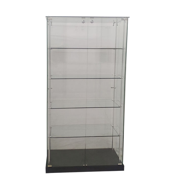 Museum glass display case with frameless construction  |  OYE